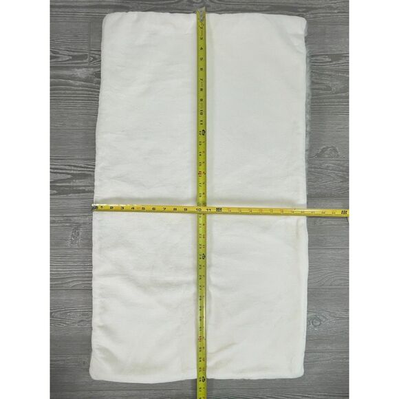 UGG Gray and White Pillowcase Sham Faux Fur Soft & Fluffy King Size 20 x 36" - Picture 11 of 11